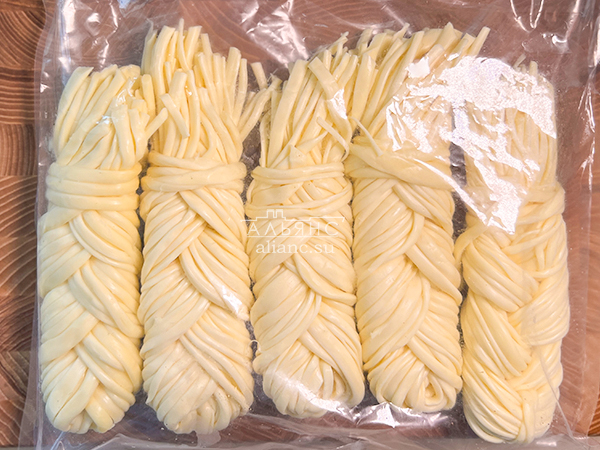 Сырный продукт ФЕРМЕРСКИЙ коса белая в Кургане