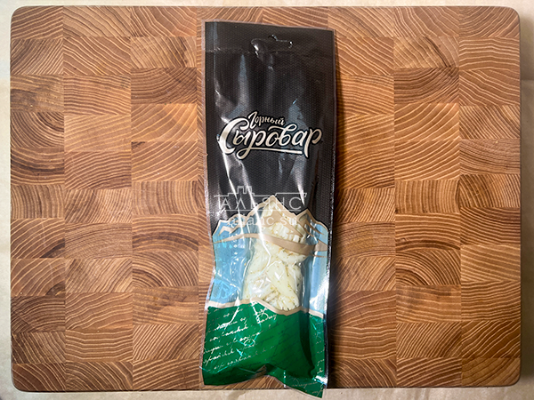 Сыр 100 гр ГОРНЫЙ СЫРОВАР (Косичка с укропом и чесноком) в Кургане