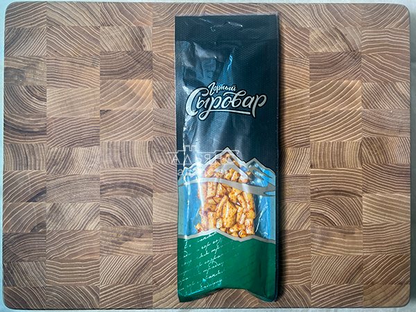 Сыр 60 гр ГОРНЫЙ СЫРОВАР (Бочонок копчёный с аджикой) в Кургане