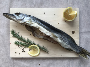 Свинина вяленая (строганина): Щука вяленая