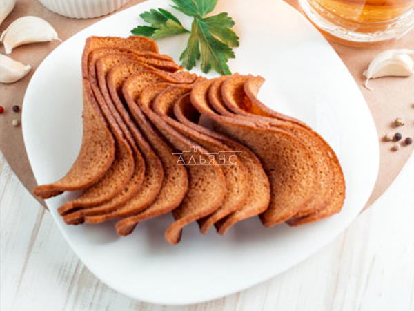 Ресторанные гренки с сметаной и зеленью в Кургане